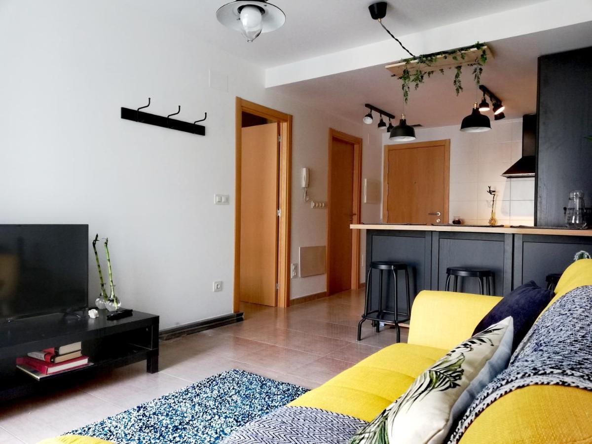 Pintoresco Piso A 5 Min De La Playa Wifi/Netflix Ares Exterior photo